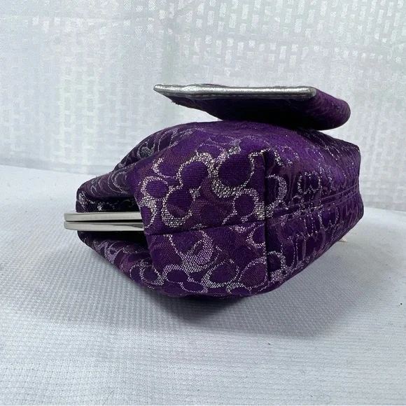 NWT Coach Kisslock Clutch / Wristlet with Matching Cardholder - Picture 4 of 16